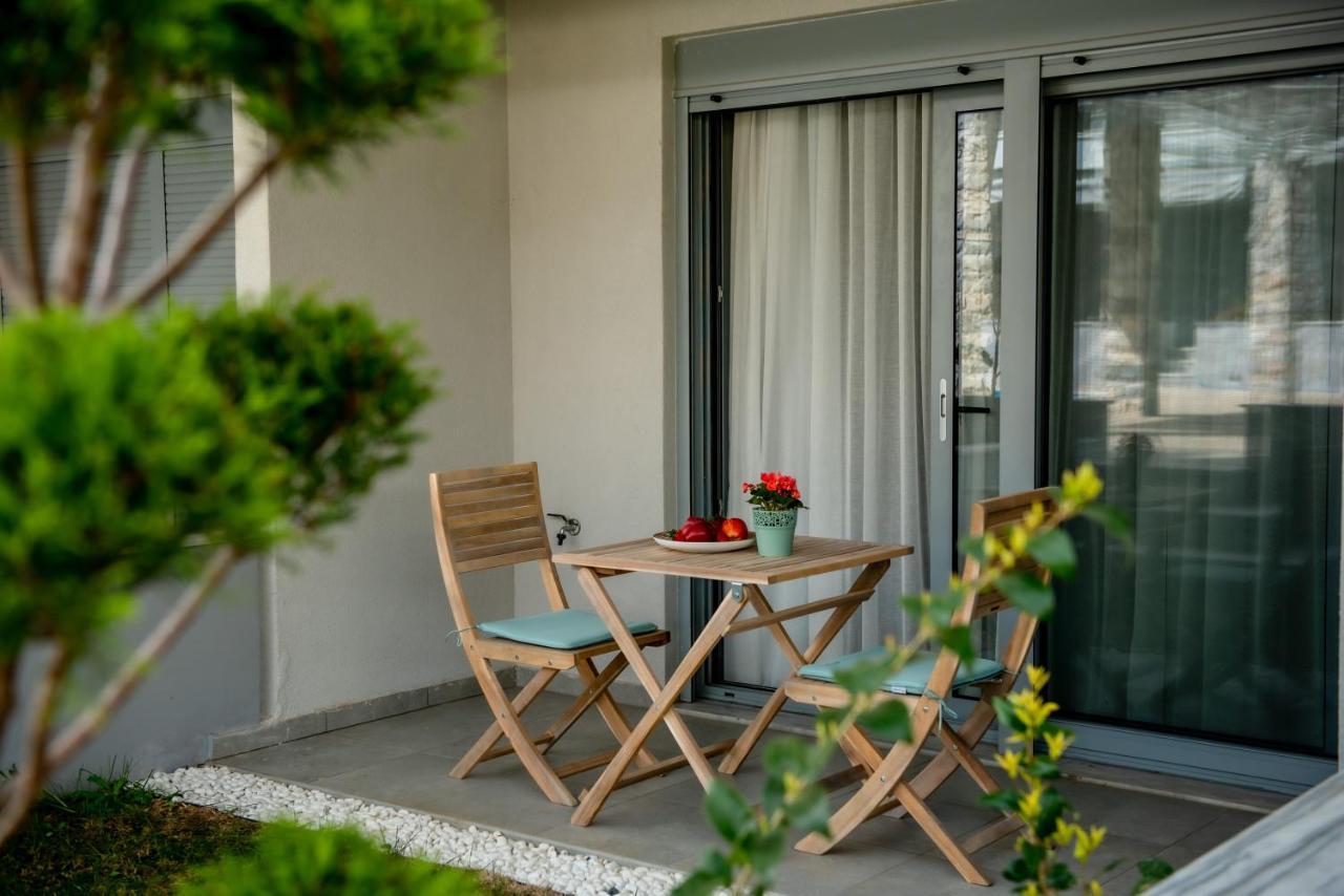 Itaka Studio Apartments - Halkidiki Suites Com Нікіті Екстер'єр фото